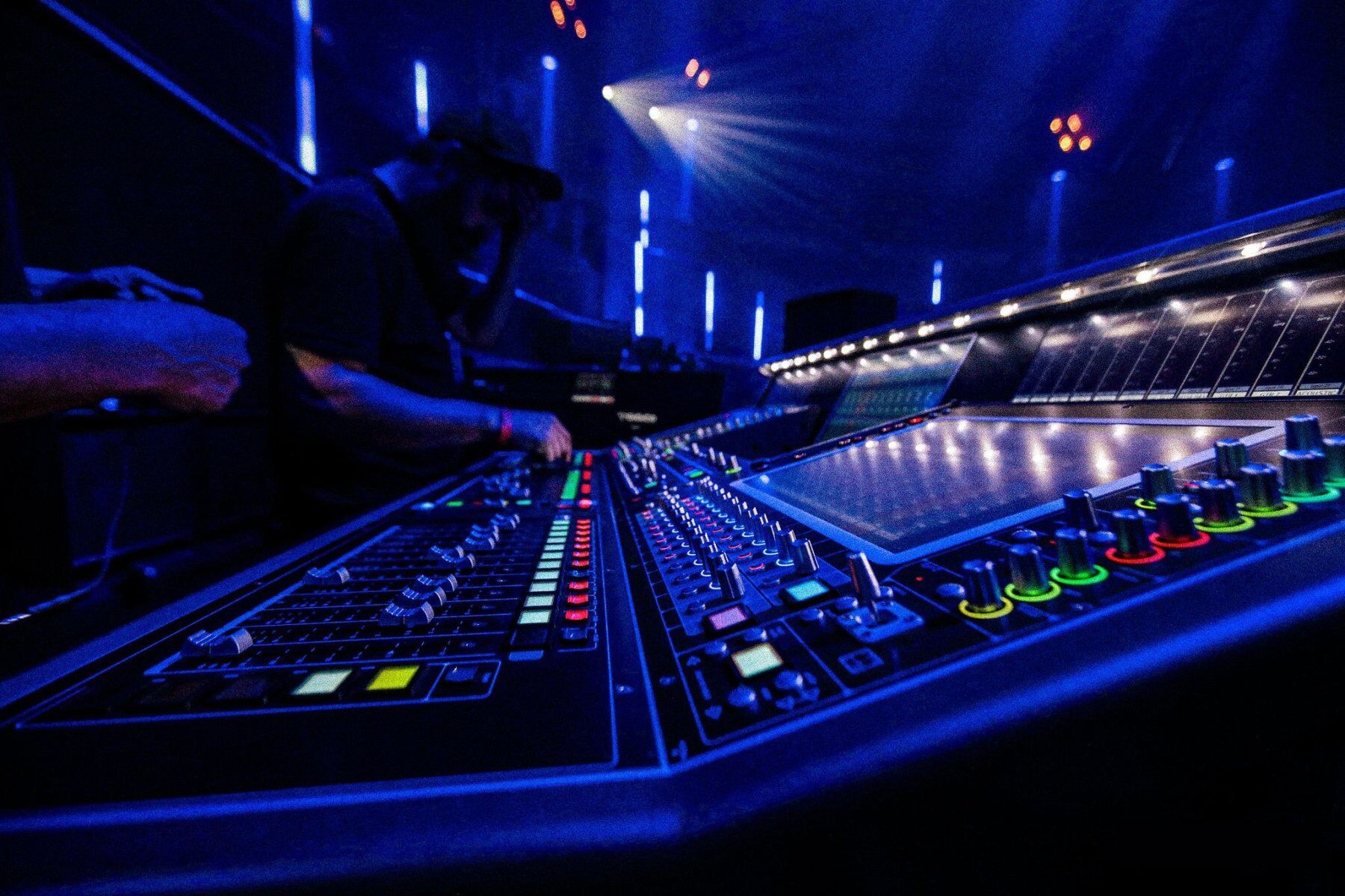 dushow-spain-sonido-hero-a30f14db