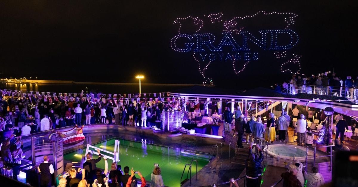 Audiovisual technical production with drone light show in Barcelona